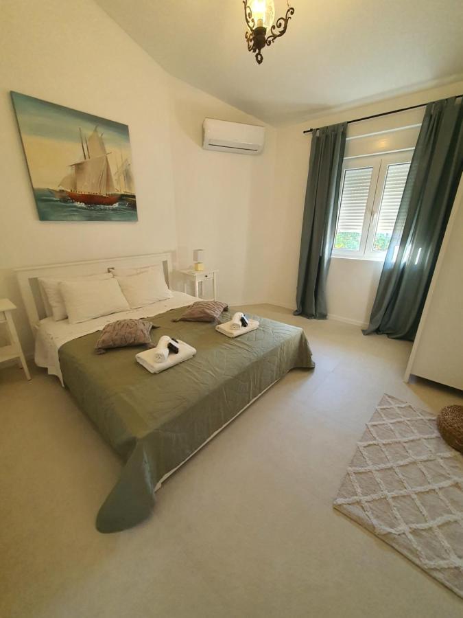 Nonna Vittoria 2 Apartment Mali Losinj Exterior photo